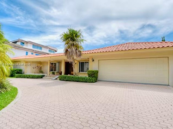 12 Isla Bahia Dr, Fort Lauderdale FL 33316 — #A11725874