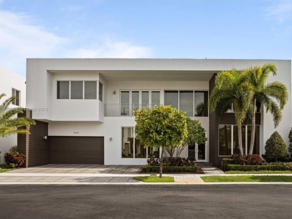 10296 NW 74th Ter, Doral FL 33178 — #A11728130