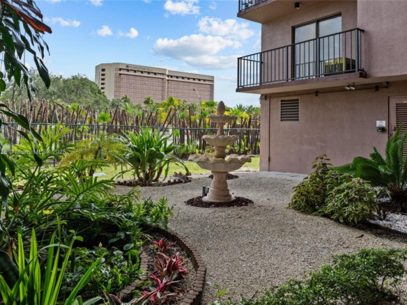 605 NW 72nd Ave # 406, Miami FL 33126 — #A11731126