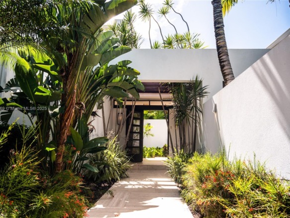 Villas at Pinney’s Beach 2010 # 2010, FL — #A11731369