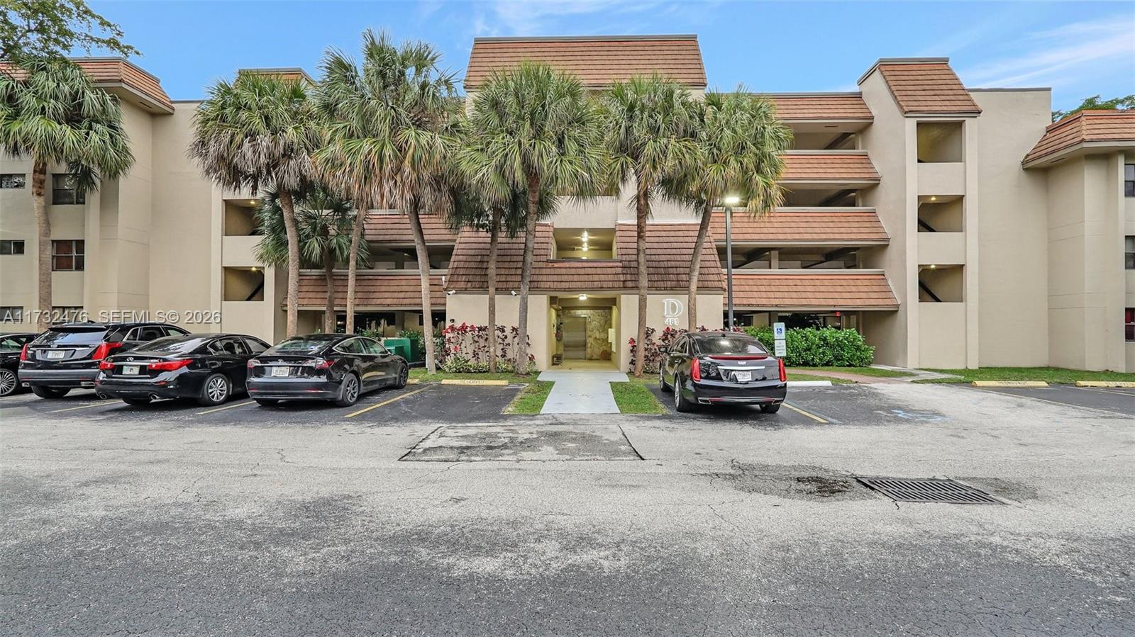 83dcefb7-4544 481 Ives Dairy Rd # 4, Miami FL 33179 — #A11732476