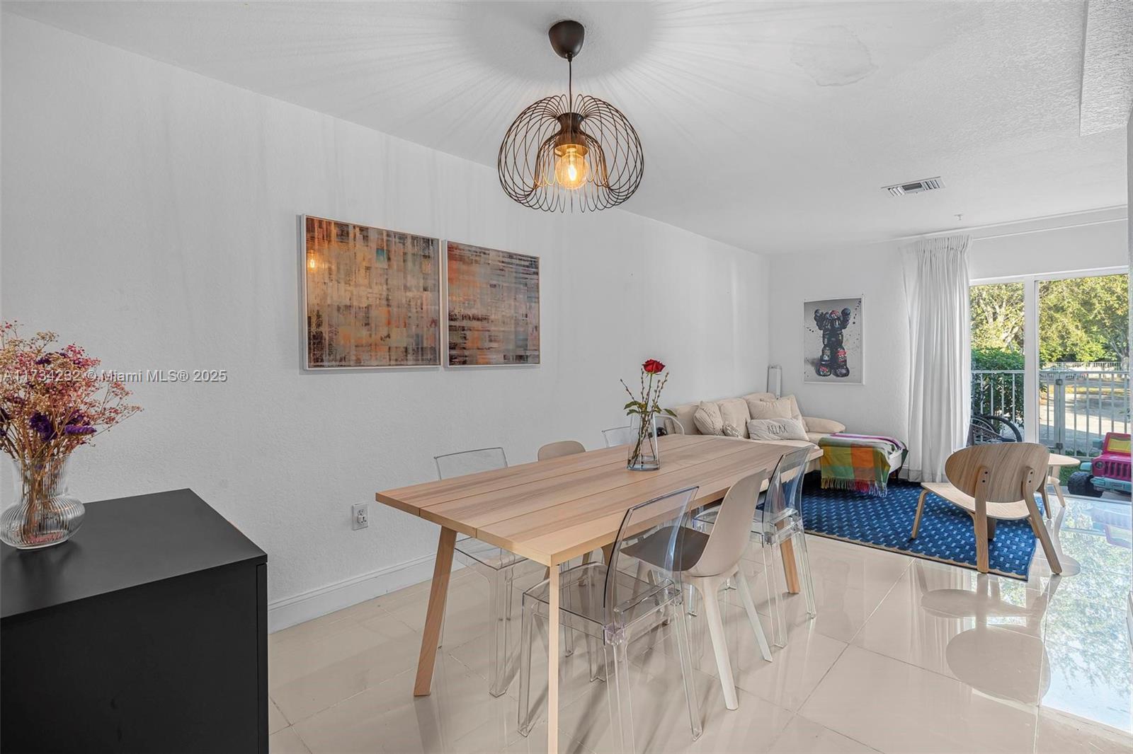 83dcefb7-4566 2196 NE 167th St # 114, North Miami Beach FL 33162 — #A11734232