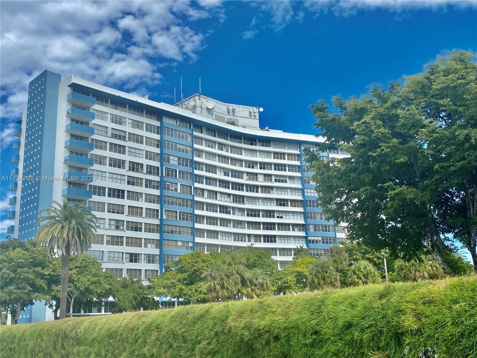 83dcefb7-4571 7441 Wayne Ave # 6B, Miami Beach FL 33141 — #A11734739