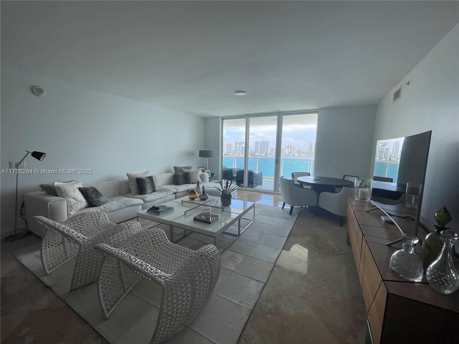 83dcefb7-4578 3301 NE 183rd St # 1105, Aventura FL 33160 — #A11735264