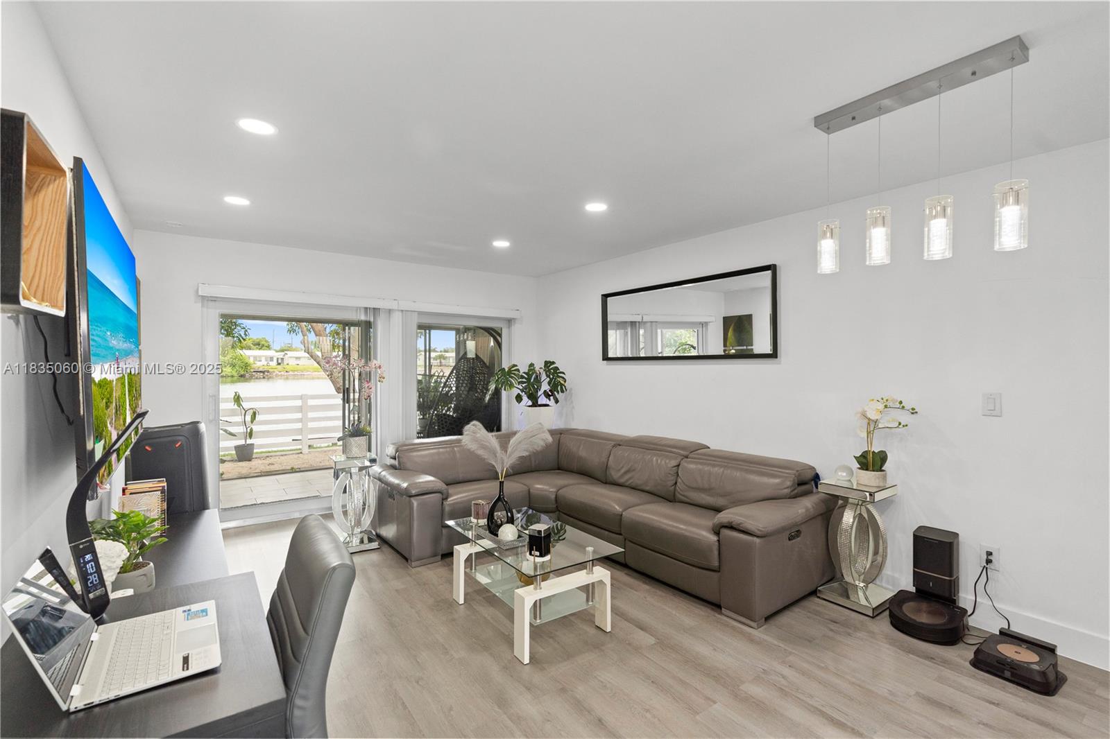 83dcefb7-463 2418 NW 52nd St, Tamarac FL 33309 — #A11835060
