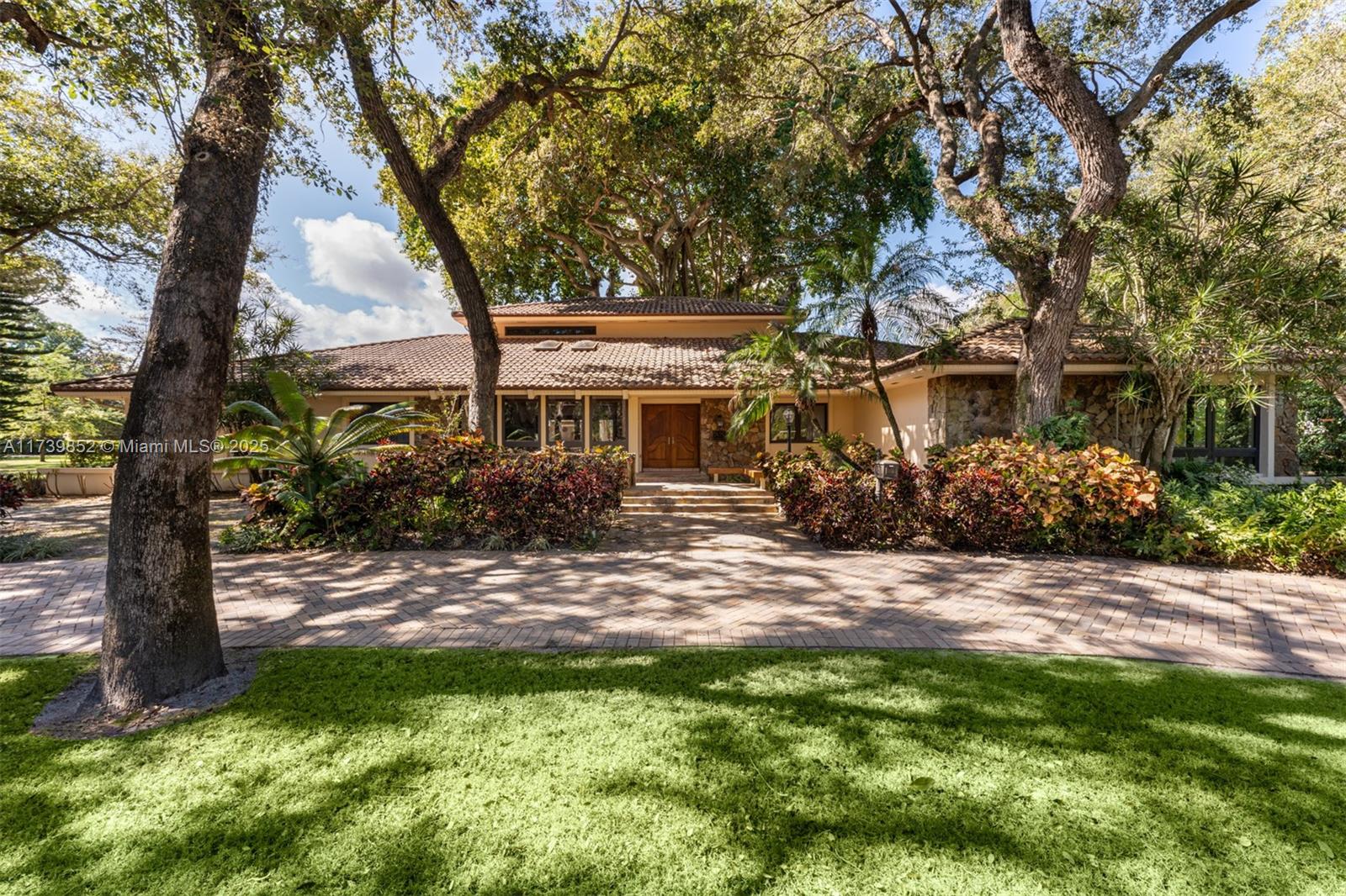 83dcefb7-4637 9490 Old Cutler Ln, Coral Gables FL 33156 — #A11739852