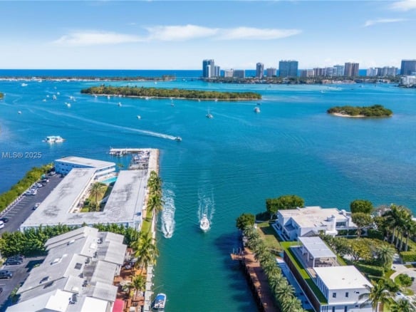 2700 NE 135th St # 32, North Miami FL 33181 — #A11742335