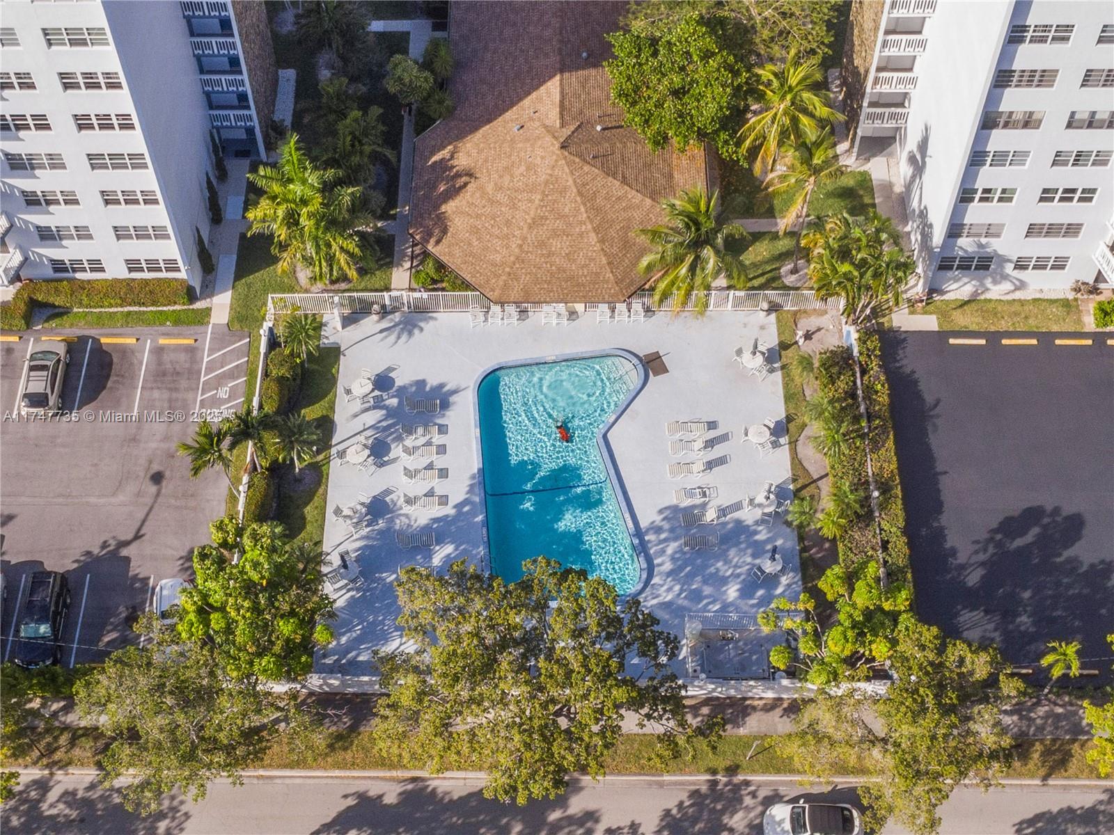 83dcefb7-4748 401 NE 14th Ave # 603, Hallandale Beach FL 33009 — #A11747735