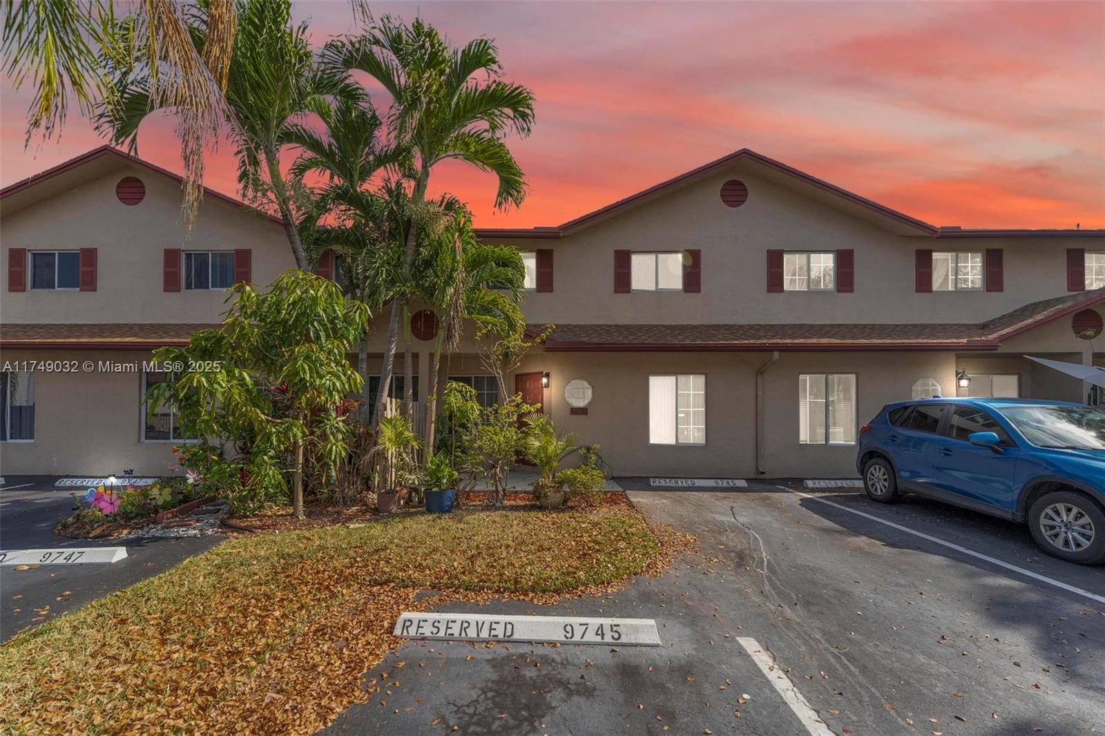 83dcefb7-4762 9745 NW 37th St # 9745, Sunrise FL 33351 — #A11749032