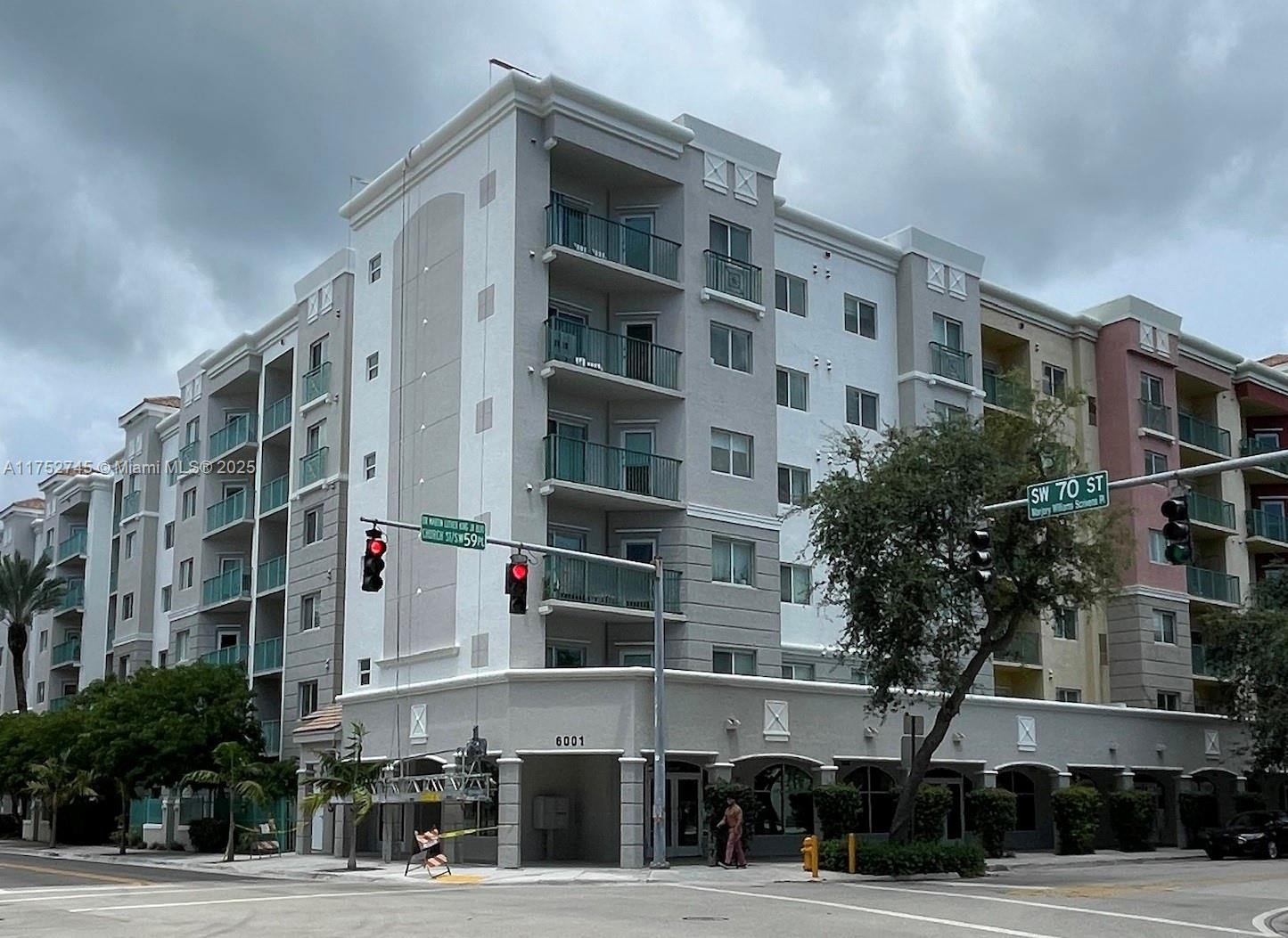 83dcefb7-4813 6001 SW 70th St # 133, South Miami FL 33143 — #A11752745
