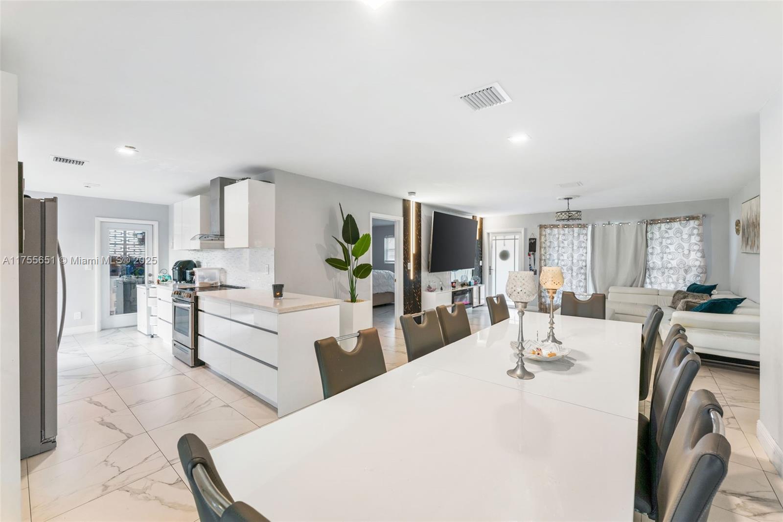 2751 NW 26th Ave, Oakland Park FL 33311 — #A11755651