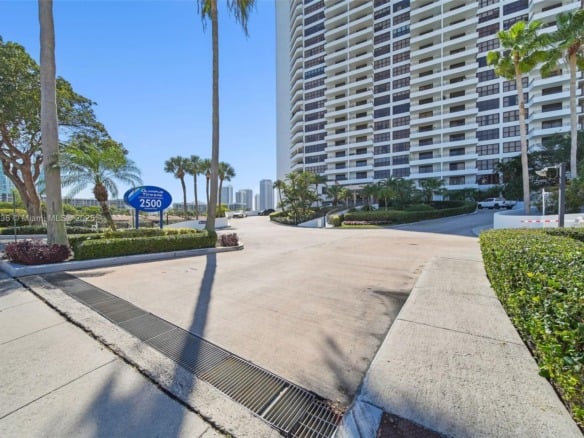 2500 Parkview Dr # 812, Hallandale Beach FL 33009 — #A11757236