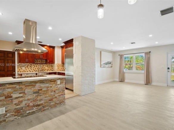 2725 NE 21st Ave, Fort Lauderdale FL 33306 — #A11757722