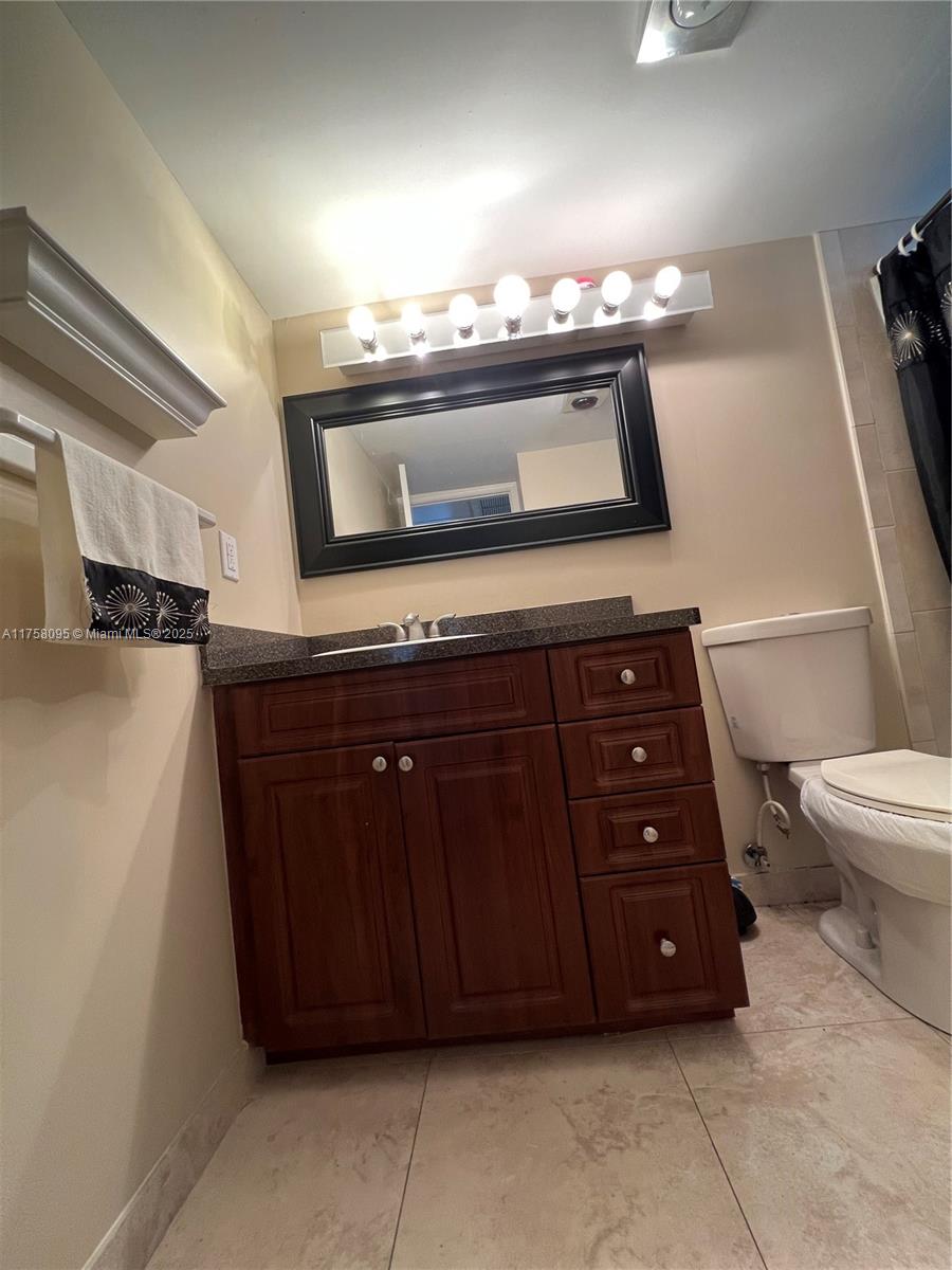 2562 N Garden Dr N # 301, Lake Worth FL 33461 — #A11758095