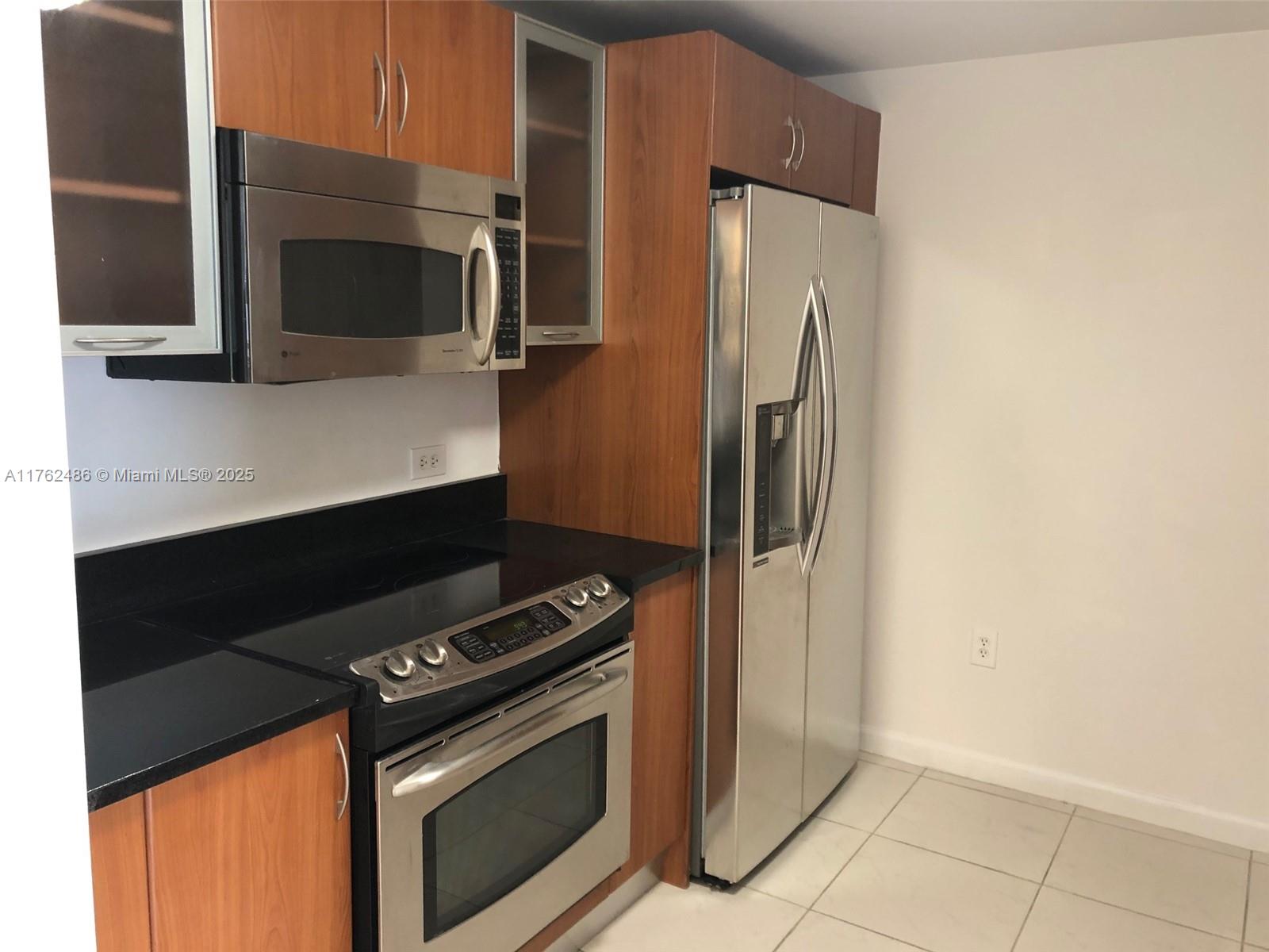 83dcefb7-4978 2775 NE 187th St # 527, Aventura FL 33180 — #A11762486