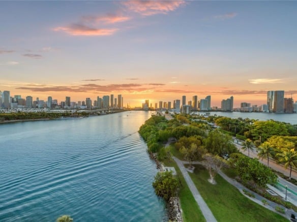 1000 Venetian Way # 810, Miami FL 33139 — #A11762536