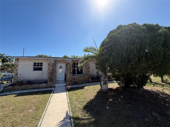 3221 SW 47th Ave, West Park FL 33023 — #A11766204
