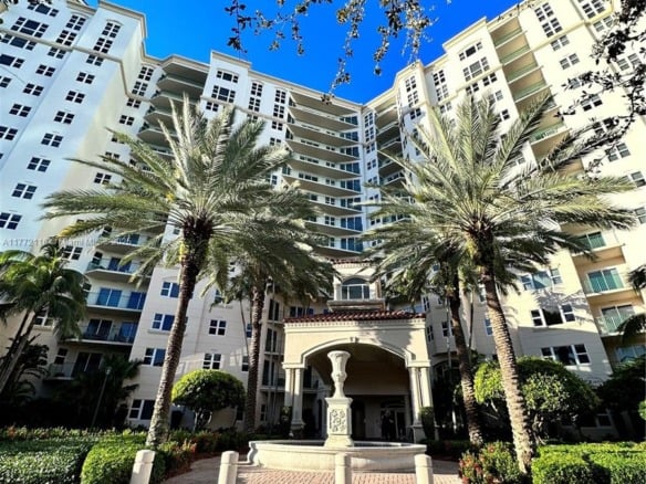19900 E Country Club Dr # 1012, Aventura FL 33180 — #A11772116