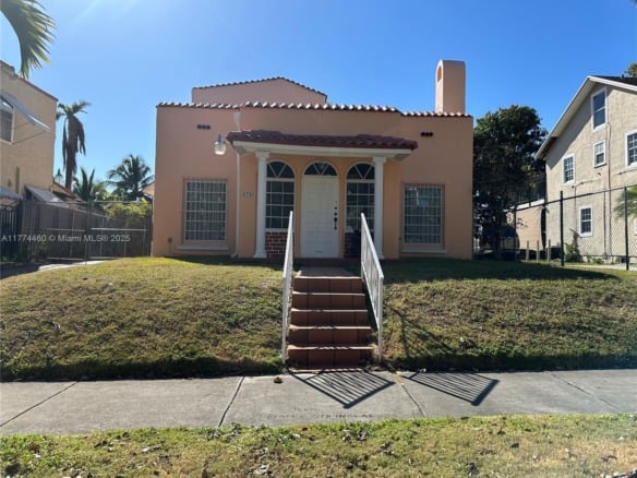 870 NW 14th Ct, Miami FL 33125 — #A11774460