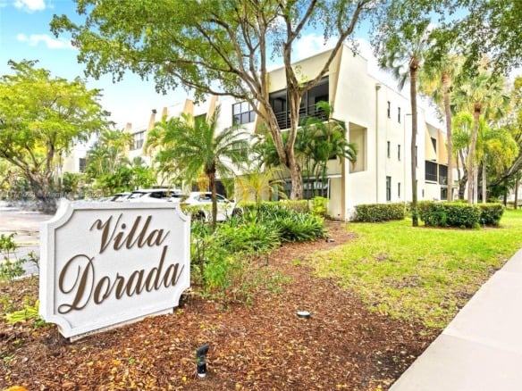 20401 NE 30th Ave # 8, Aventura FL 33180 — #A11775238