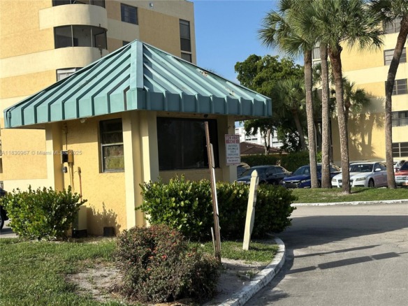 6575 W Oakland Park Blvd # 214, Lauderhill FL 33313 — #A11830967