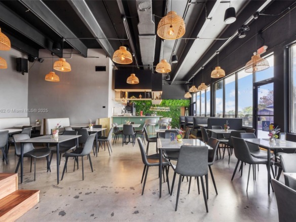 10648 FOUNTAINBLEAU BLVD, Miami FL 33172 — #A11783082