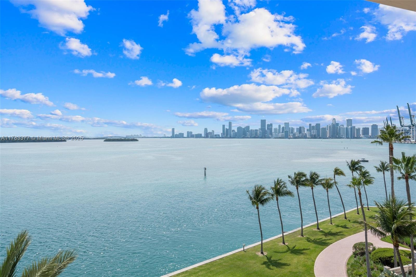83dcefb7-5351 Listing #A11783377