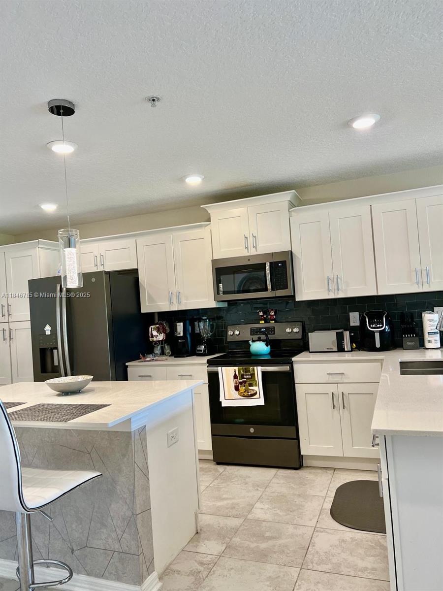 83dcefb7-539 3111 Paradox circle # 104, Kissimmee FL 34746 — #A11846785