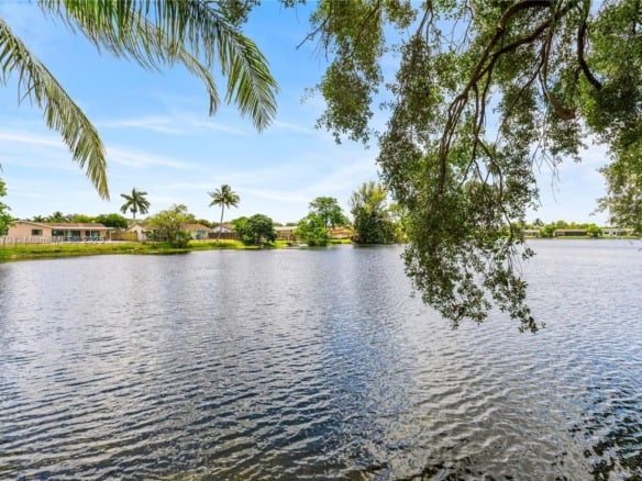 8956 Palm Tree Ln # 8956, Pembroke Pines FL 33024 — #A11787470