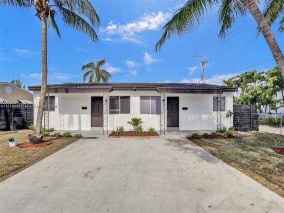 708 N 20th # 2, Hollywood FL 33020 — #A11818981
