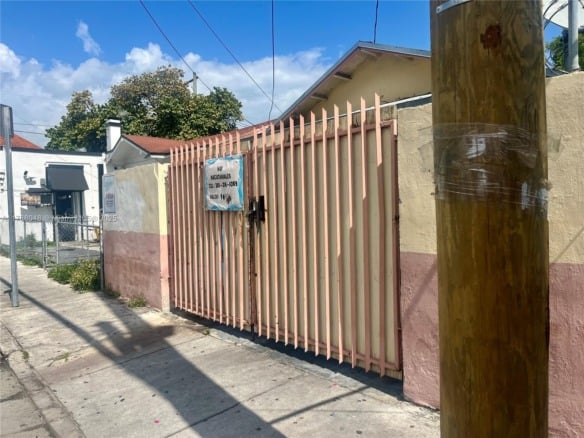 1574 SW 1st St, Miami FL 33135 — #A11788048