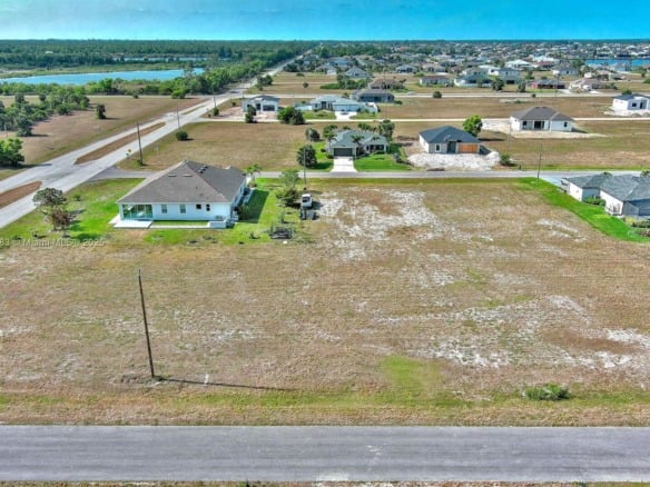 4008 NW 38th Ln, Cape Coral FL 33993 — #A11791183