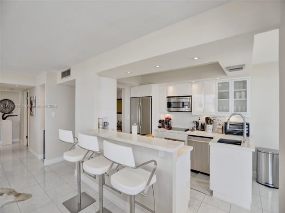 18011 Biscayne Blvd # 1904, Aventura FL 33160 — #A11792775