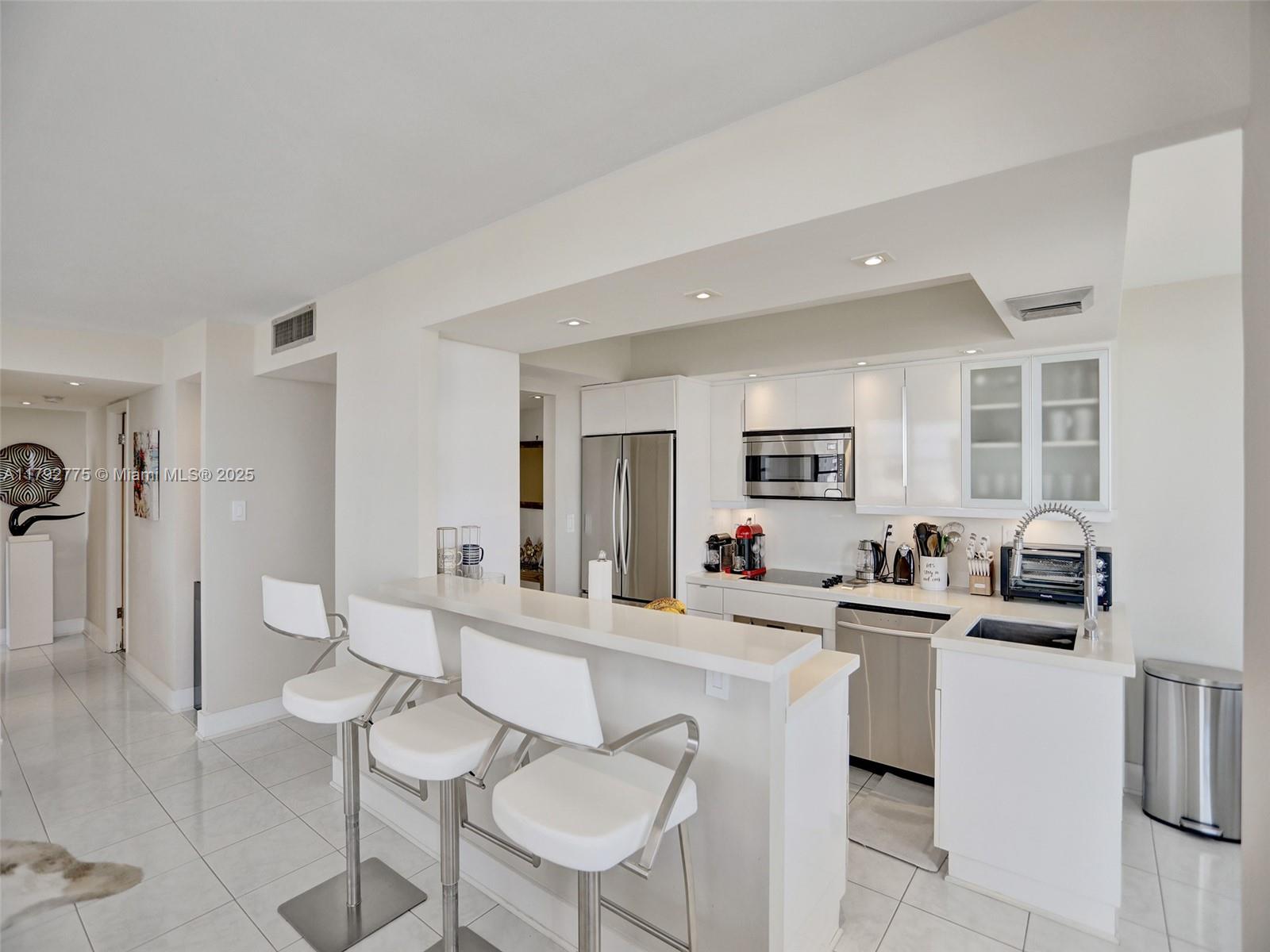 83dcefb7-5520 18011 Biscayne Blvd # 1904, Aventura FL 33160 — #A11792775