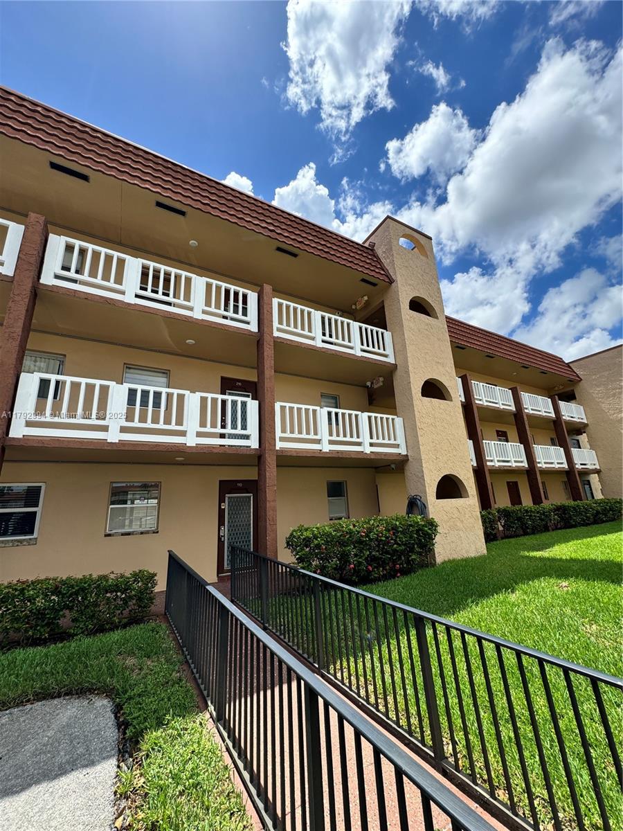 83dcefb7-5526 9041 Sunrise Lakes Blvd # 110, Sunrise FL 33322 — #A11792994