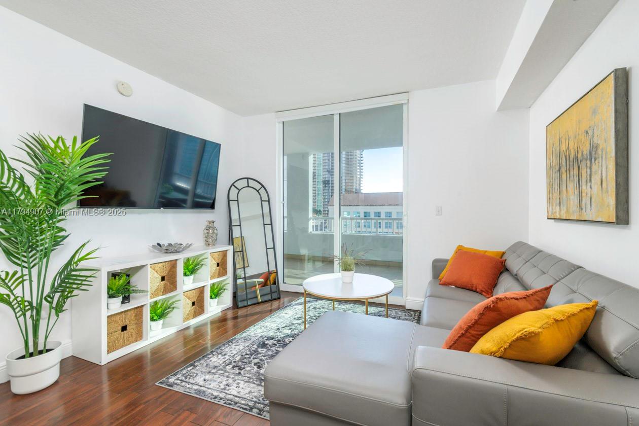 83dcefb7-5559 170 SE 14th St # 1905, Miami FL 33131 — #A11794907
