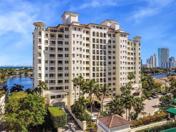 20165 NE 39 PL # 403, Aventura FL 33180 — #A11796868