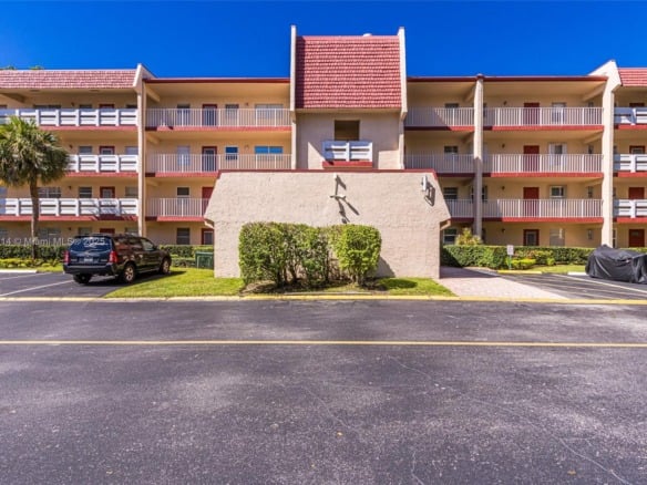 1005 Country Club Dr # 307, Margate FL 33063 — #A11796914