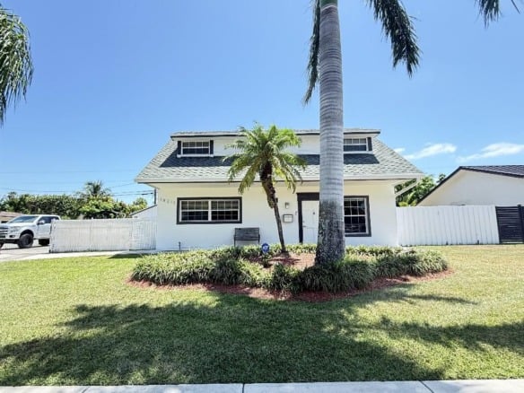 18211 SW 95th Ct, Palmetto Bay FL 33157 — #A11797247