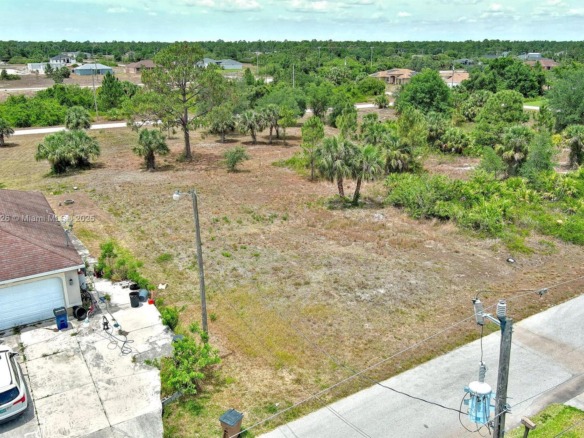 914 S Mercury Ave, Lehigh Acres FL 33974 — #A11799826