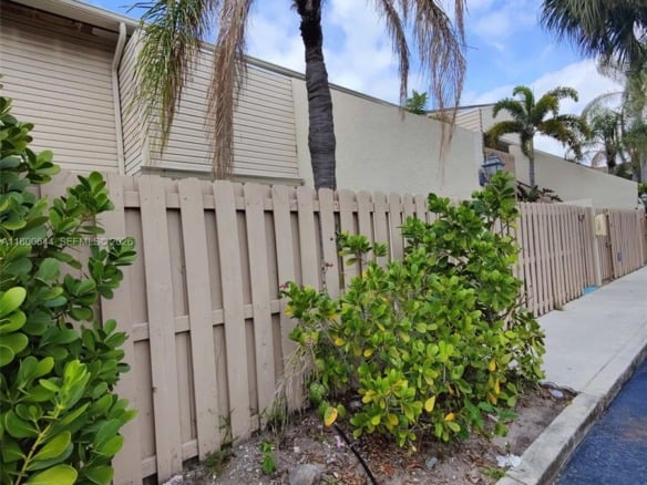 616 Executive Center Dr # 107, West Palm Beach FL 33401 — #A11800644