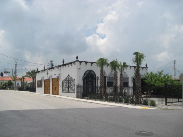 101 NE 1st St, Dania Beach FL 33004 — #A11801861