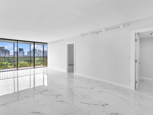 20335 W Country Club Dr # 1108, Aventura FL 33180 — #A11801950