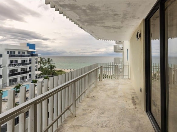 6061 Collins Ave # 7D, Miami Beach FL 33140 — #A11802156