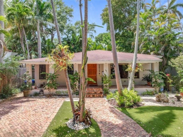 2810 Crystal Ct, Miami FL 33133 — #A11802996