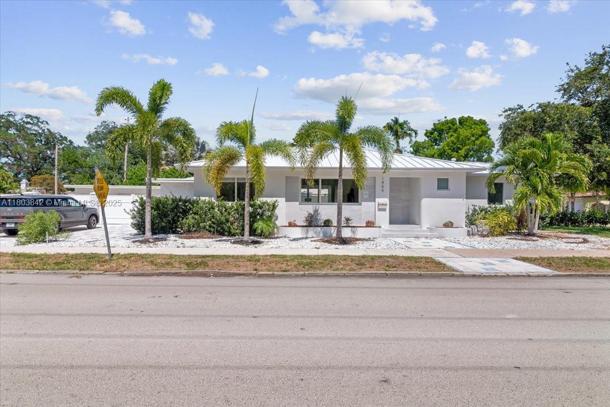 83dcefb7-5758 1459 Jefferson St, Hollywood FL 33020 — #A11803842