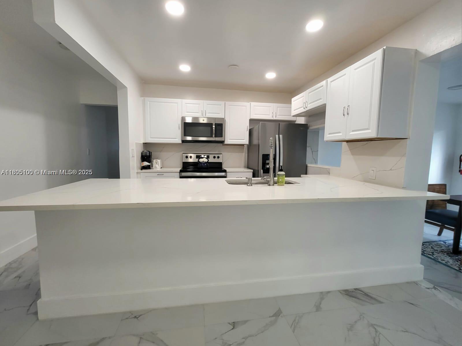 83dcefb7-5787 Listing #A11805100