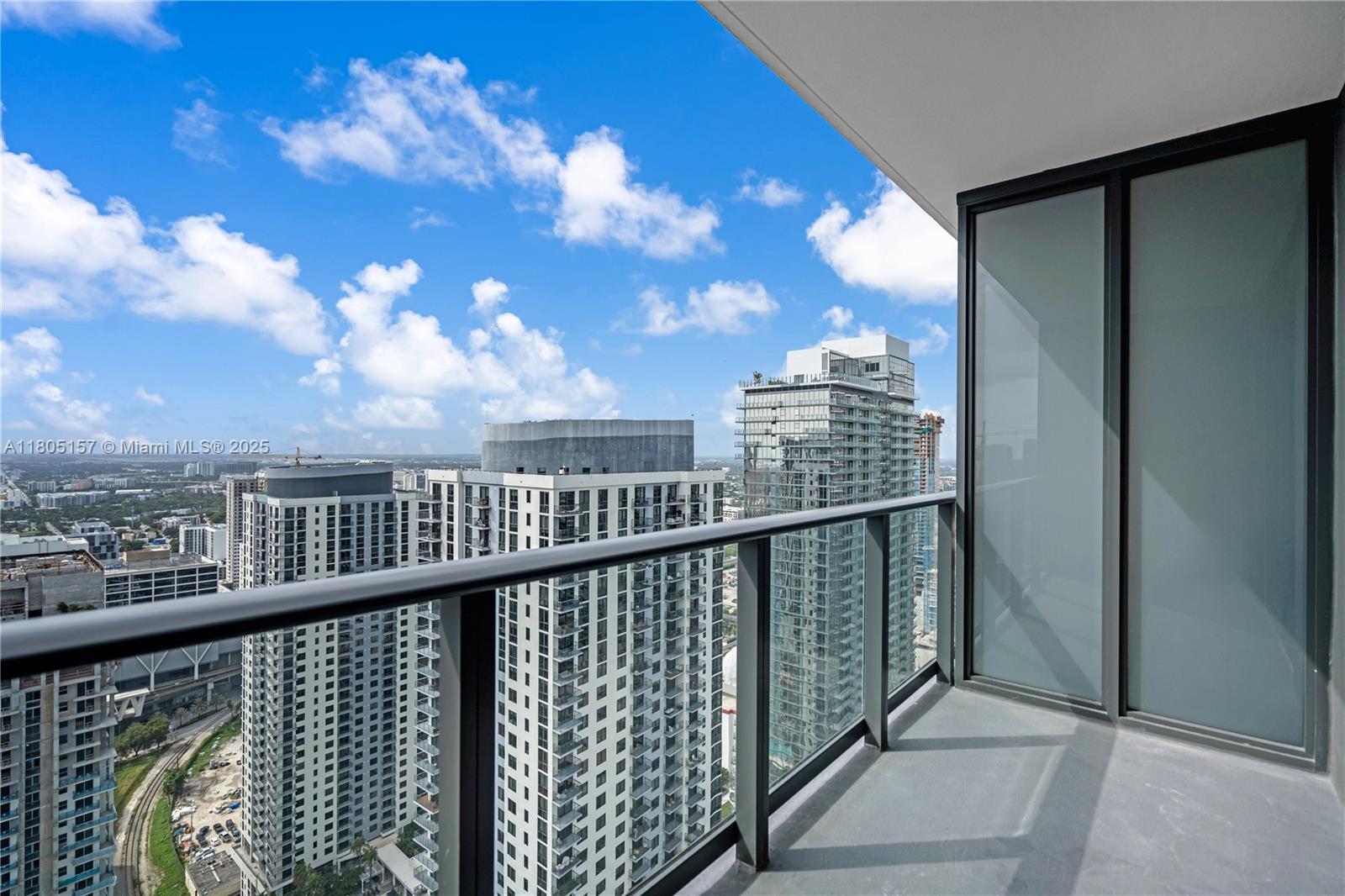 83dcefb7-5788 601 NE 1st # 4204, Miami FL 33132 — #A11805157