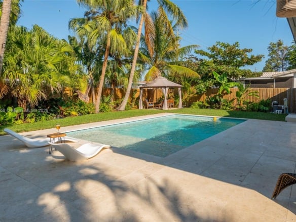 1025 Washington St, Hollywood FL 33019 — #A11805558