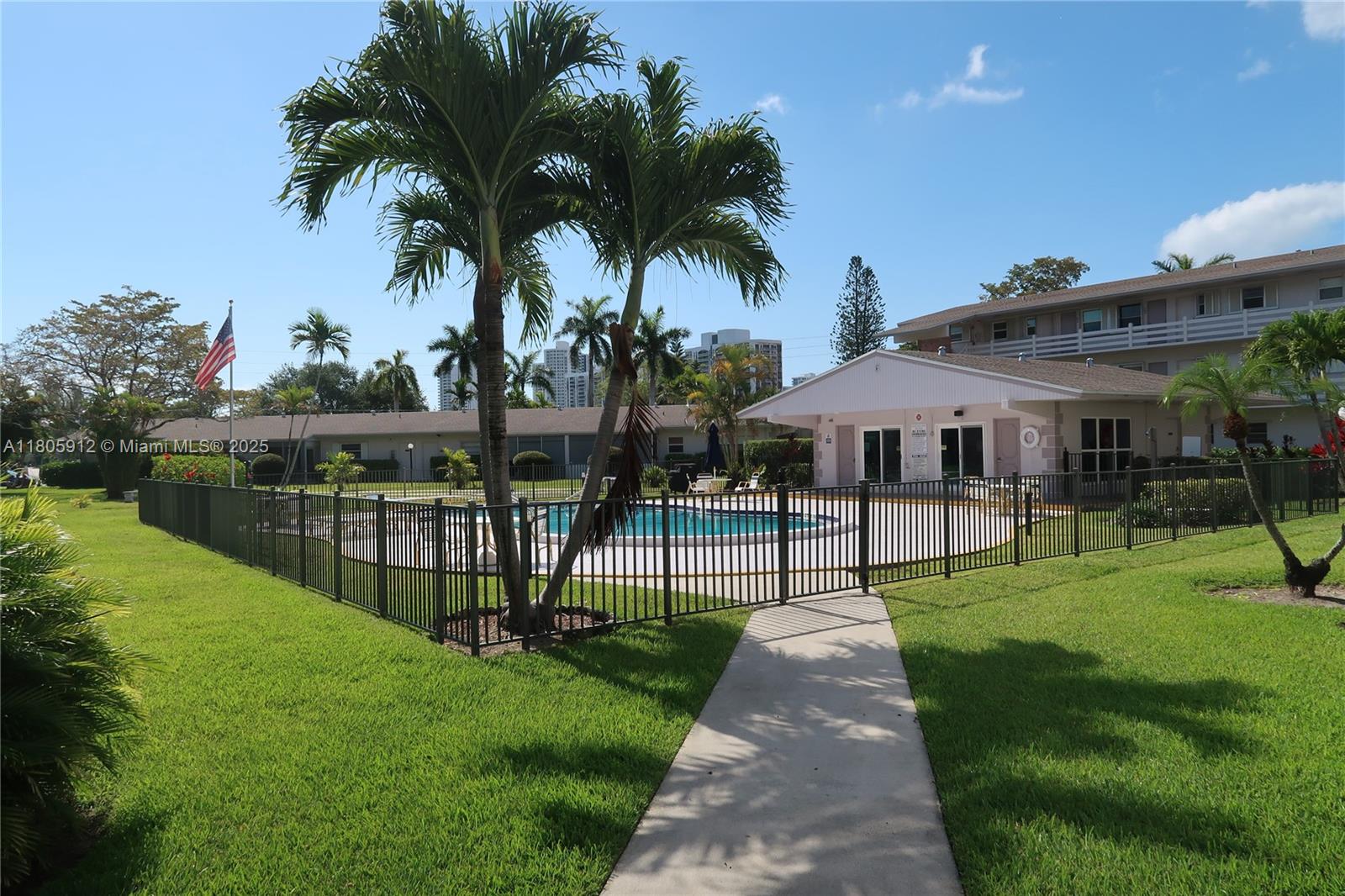 83dcefb7-5807 700 Layne Blvd # 112, Hallandale Beach FL 33009 — #A11805912